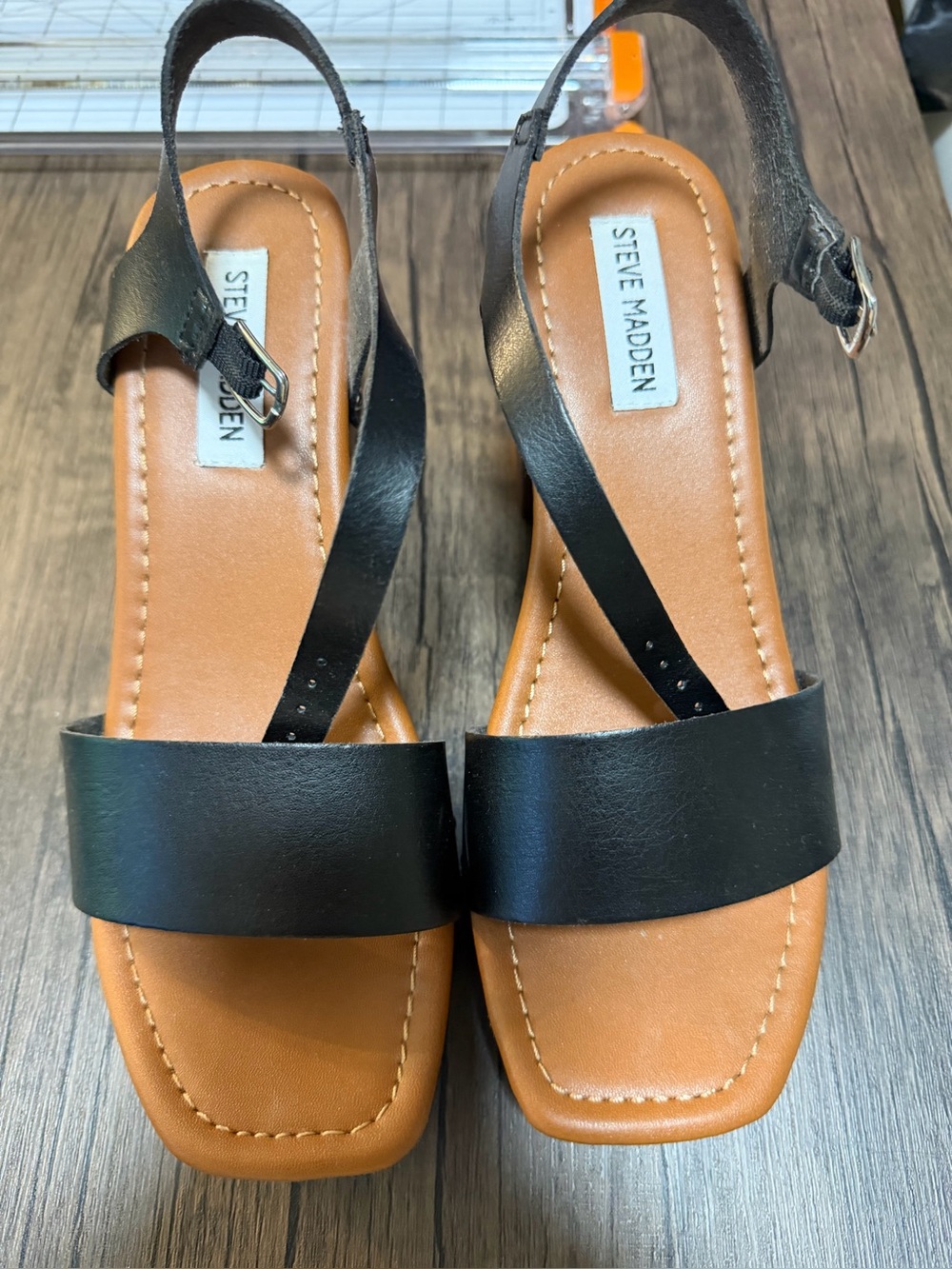 Steve Madden Black Leather Strappy Slingback Sandals